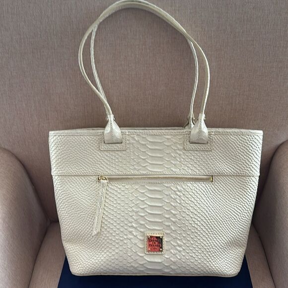 Dooney & Bourke Pearlized Snake Doomed Satchel Bag! - Picture 5 of 13